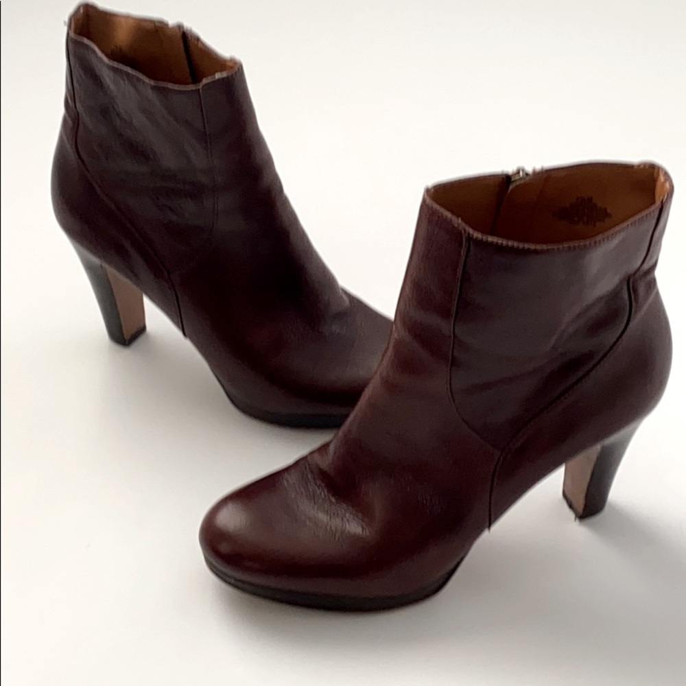 Nine West Leather boot in Cognac Brown size 7.5